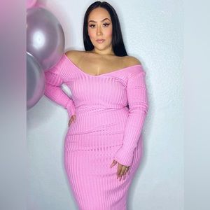 NWT- Sexy off the shoulder dress. Accentuates curves but hides any imperfections